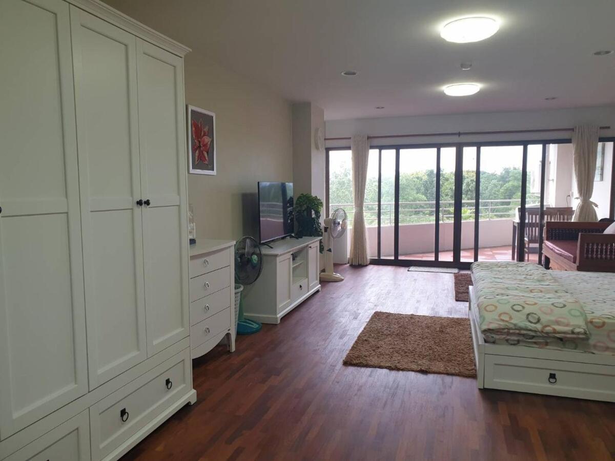 Spacious In Palm Pavilion Near Airport Apartment Hua Hin